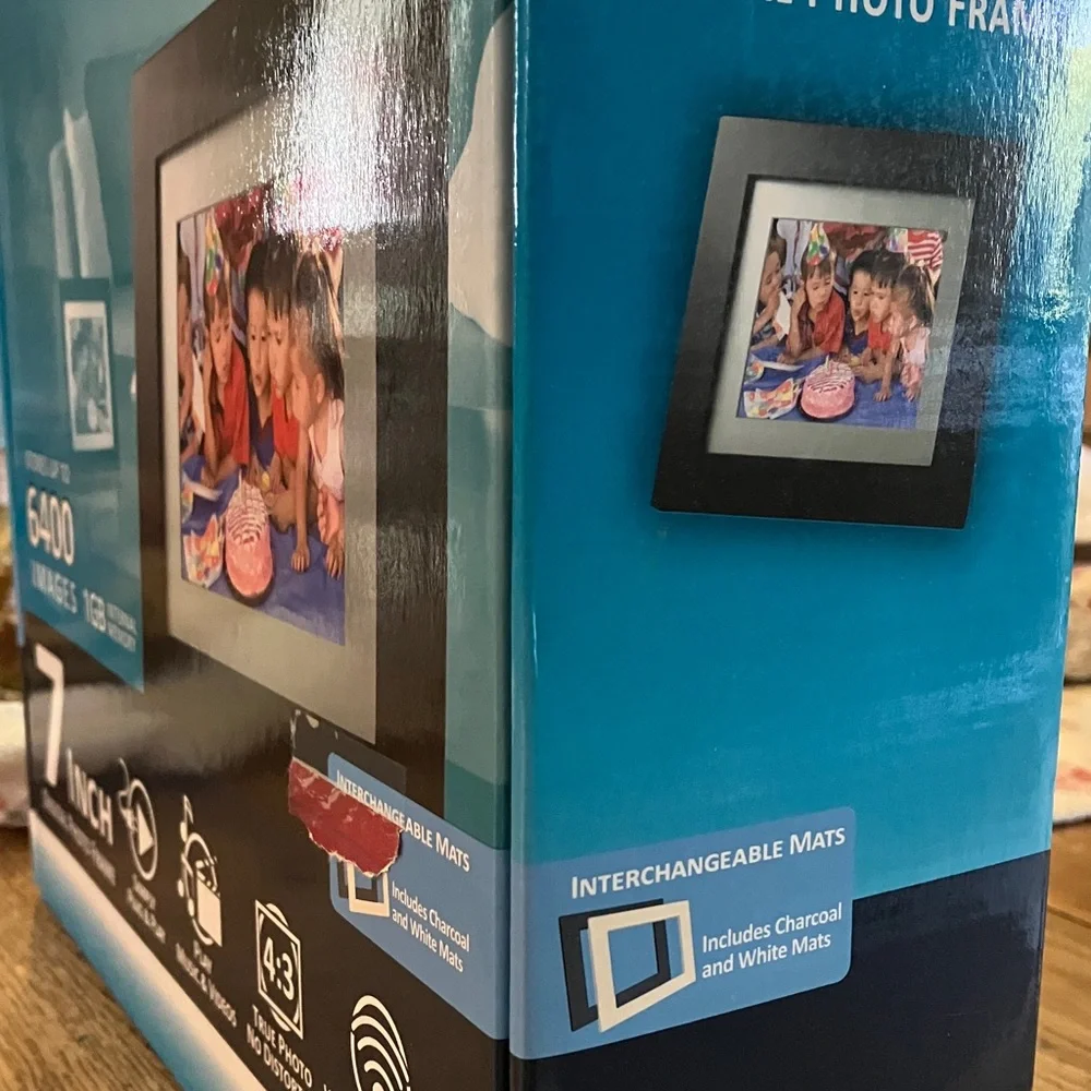 Pandigital 7-Inch Digital Photo Frame - Black